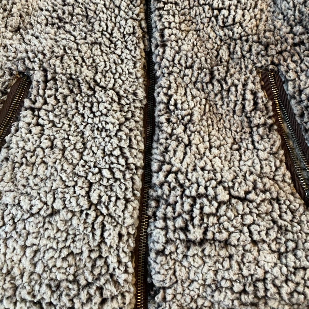 Fuzzy Vest - Picture 2 of 7